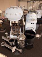 Smeg Kaffeemaschine + Kaffeemühle inkl. Zubehör