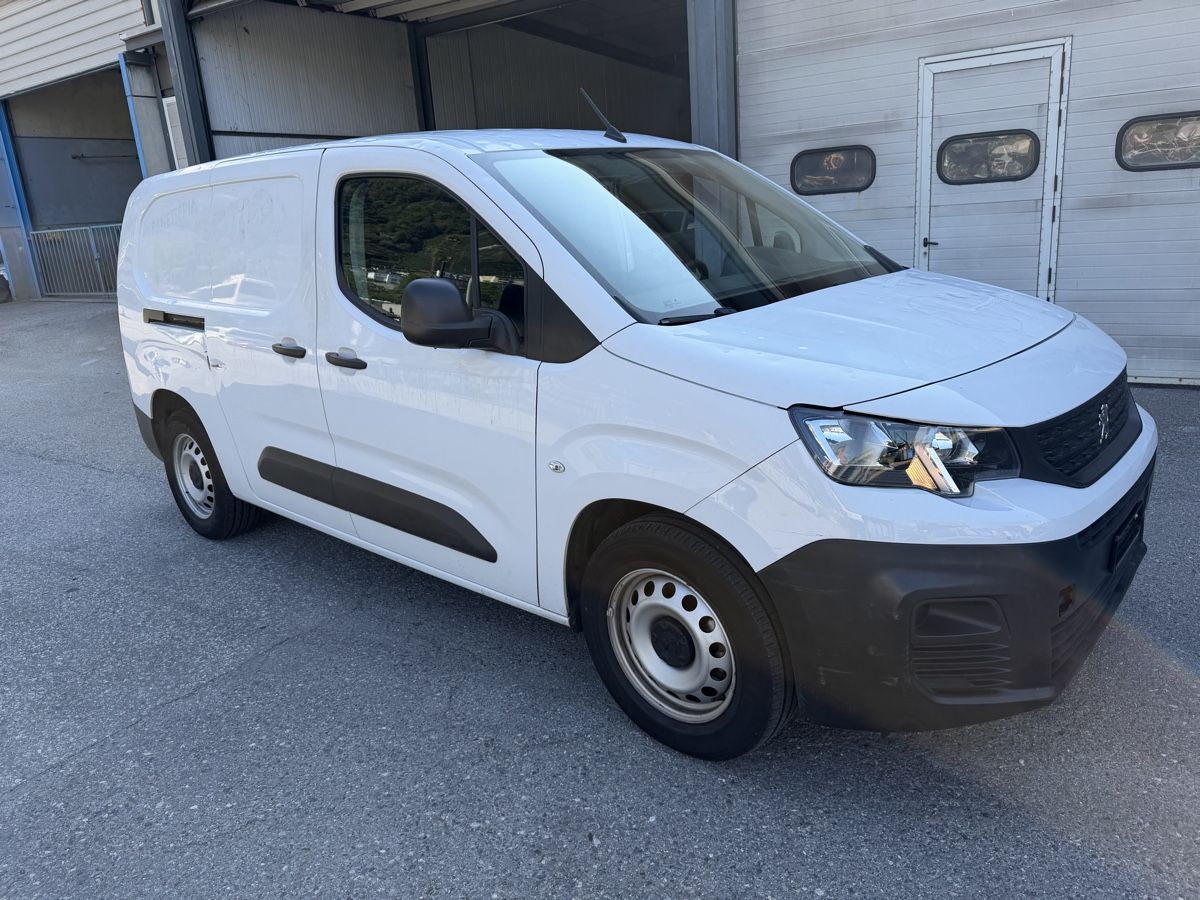 Peugeot Véhicules utilitaires: Peugeot e partener  – D'occasion à Gordola par sai_2bz9 2