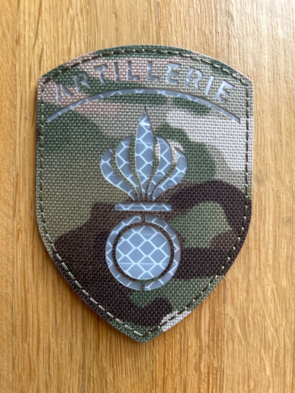 Schweizer Armee Toppe: Patch Lasercut reflektierend Schweizer Armee Camo – Usato da Hausen am Albis venduto da MACV62