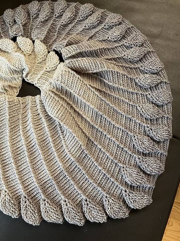 Foulard & Sciarpe: Schal / Tuch Leaves Swirl – Nuovo (secondo la descrizione) da Neuhausen venduto da Mandala65 3