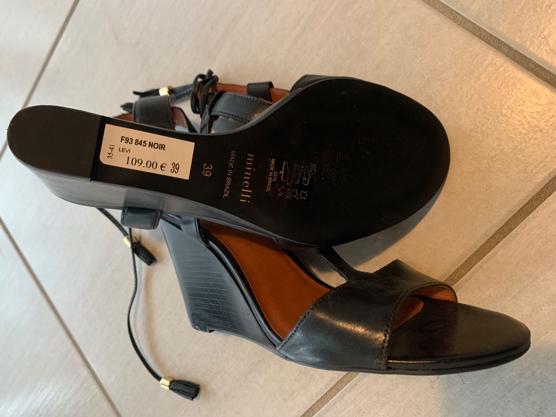 Scarpe da donna: Minelli Keilsandalen schwarz – Usato da Hünenberg venduto da wiirv11 1