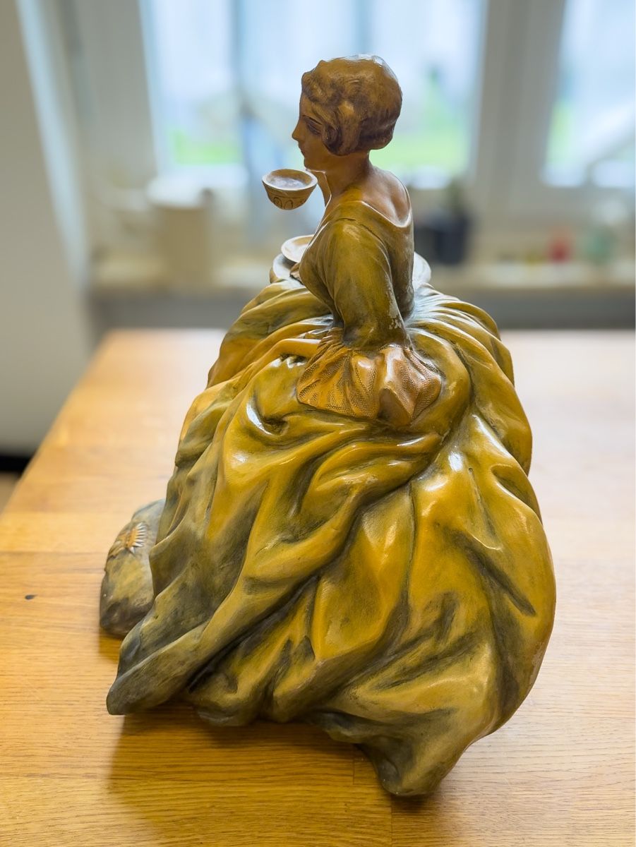 Sculture & Statue: Grosse Cacciapuoti Keramikfigur elegante Dame mit Teetasse – Usato da Zürich venduto da stevocem 3