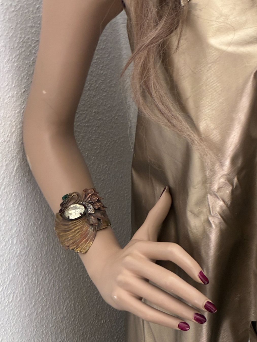Spille & Fermagli: Antiker Modeschmuck Armspange/Brosche Messing m. Glassteinen – Usato da Kloten venduto da Nephty 2
