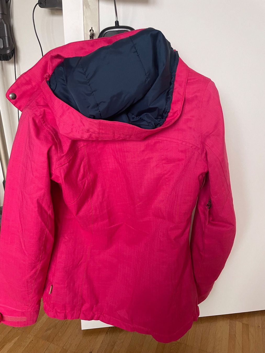 Burton Giacche: Ski-/Snowboardjacke – Usato da Zürich venduto da Leonie2013-1989 2