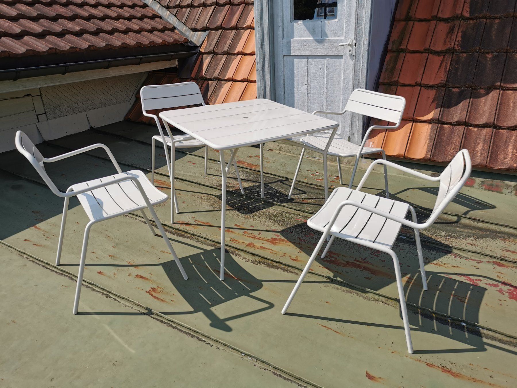 Tavoli: Gartenmöbel Set Gartentisch Gartenstühle 30er Designklassike – Usato da Berneck venduto da Hansi_Muenz