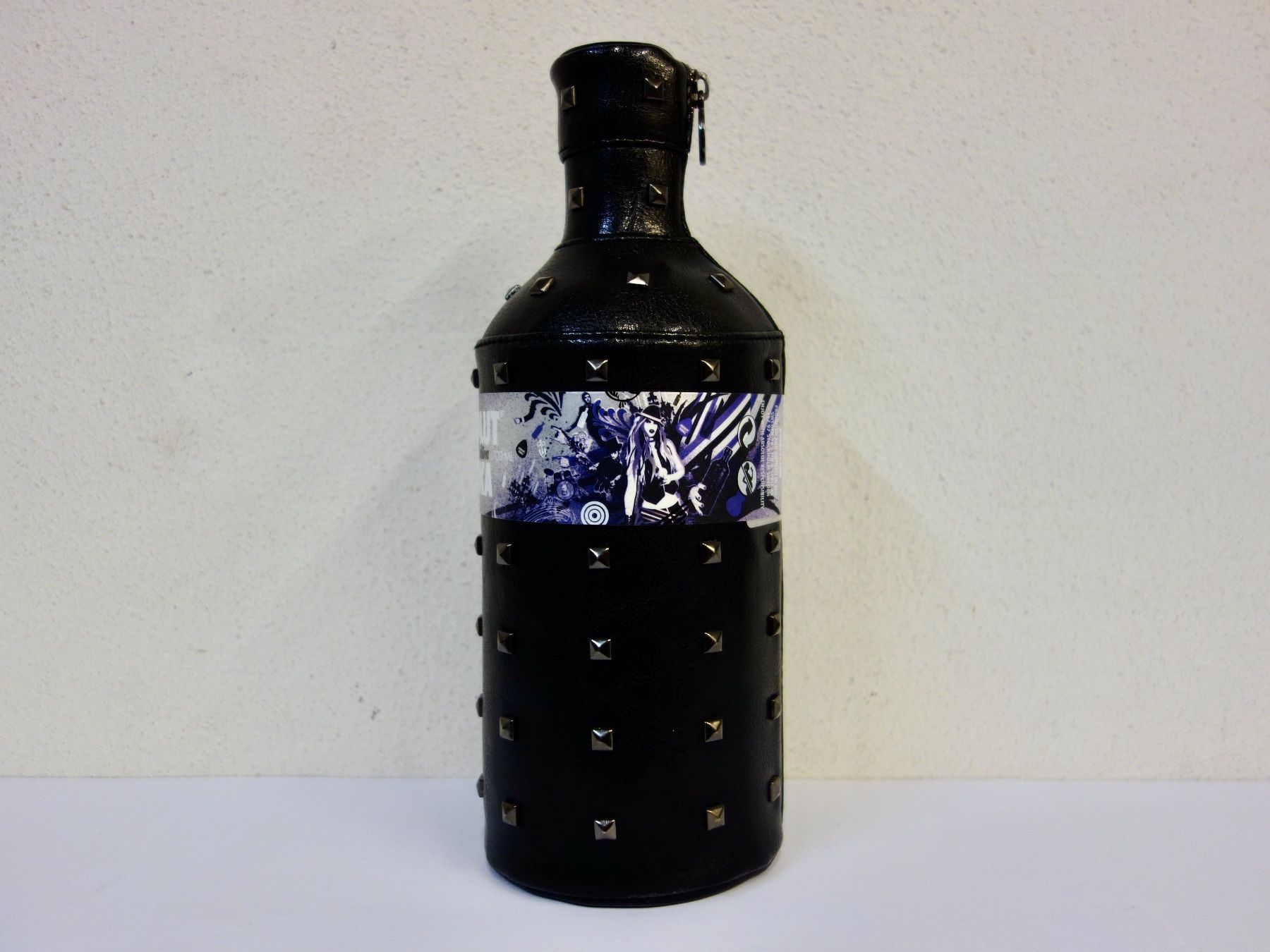 Absolut Vodka Bevande alcoliche: 1 x ABSOLUT VODKA ABSOLUT ROCK Edition 2009 – Nuovo e nell'imballaggio originale da Kerzers venduto da zimmergruen 1