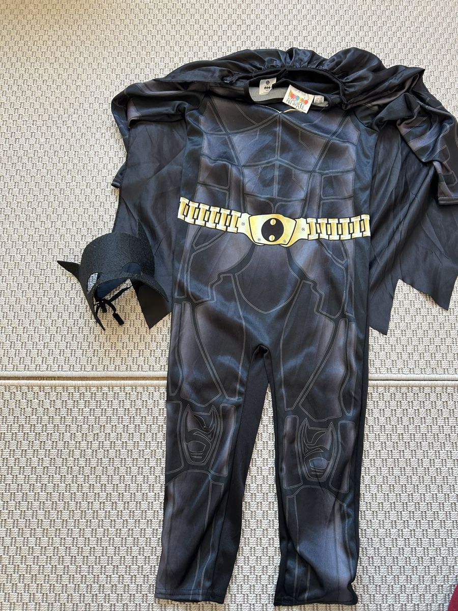 Kostüme: Batman costume size 110-116 – Neu (gemäss Beschreibung) aus Zürich von mar_d7zz