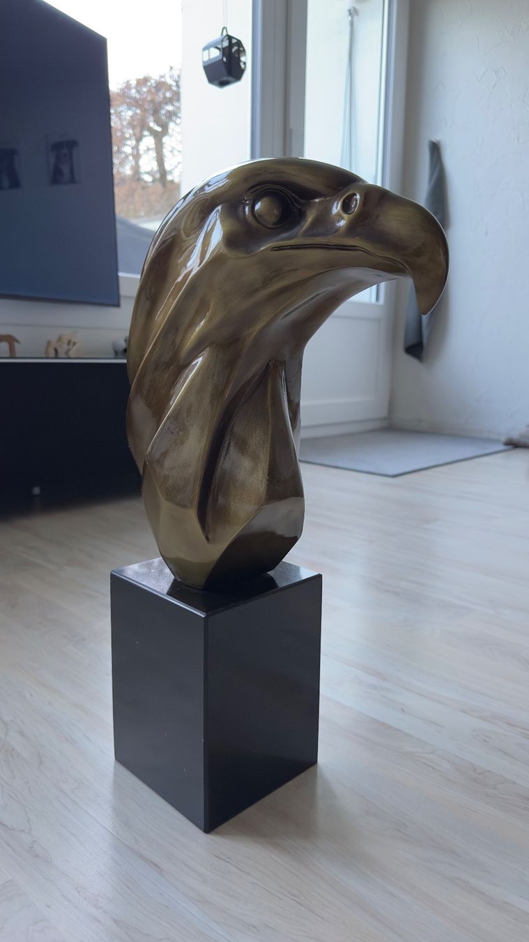 Kare Statuette: Adler Kopf Figur – Usato da Fällanden venduto da SimWer12 2