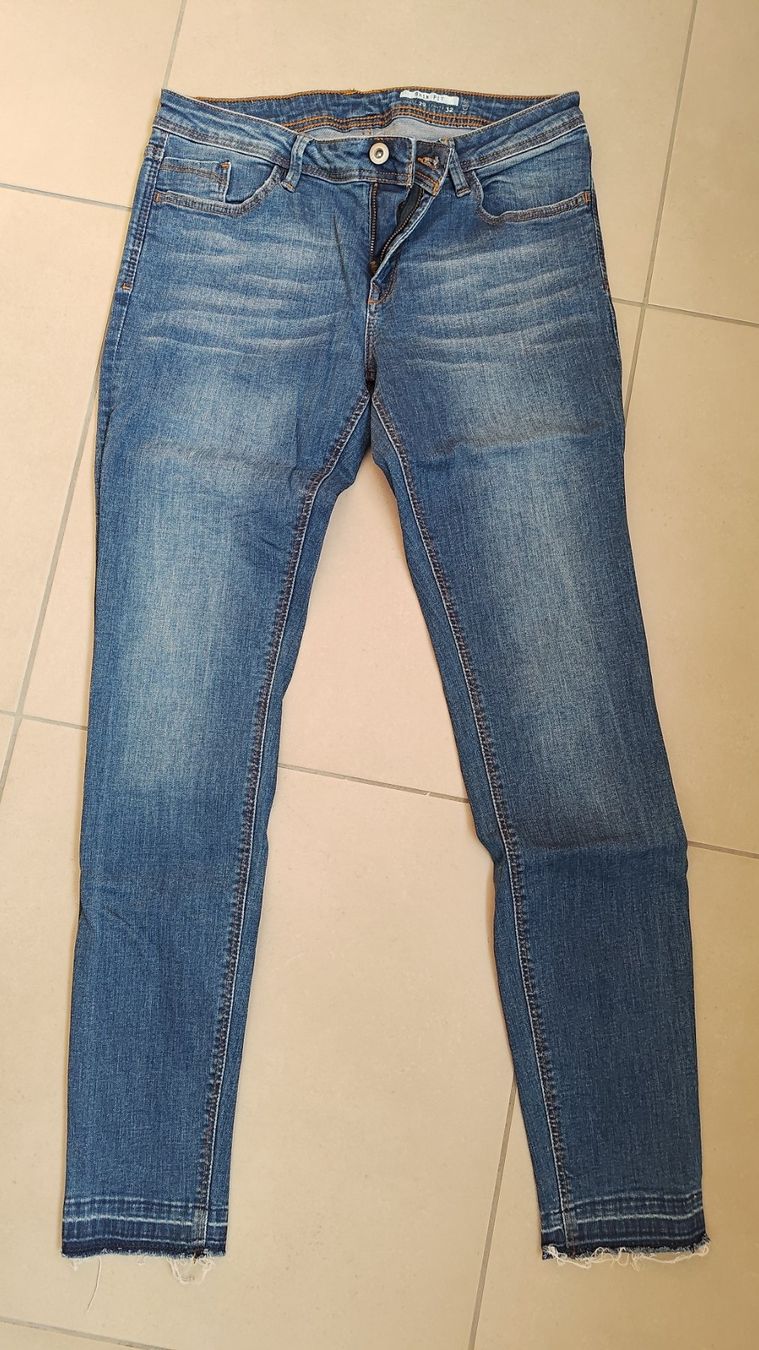 Esprit Jeans: Jeans – D'occasion à Oberkulm par deb_wvs9