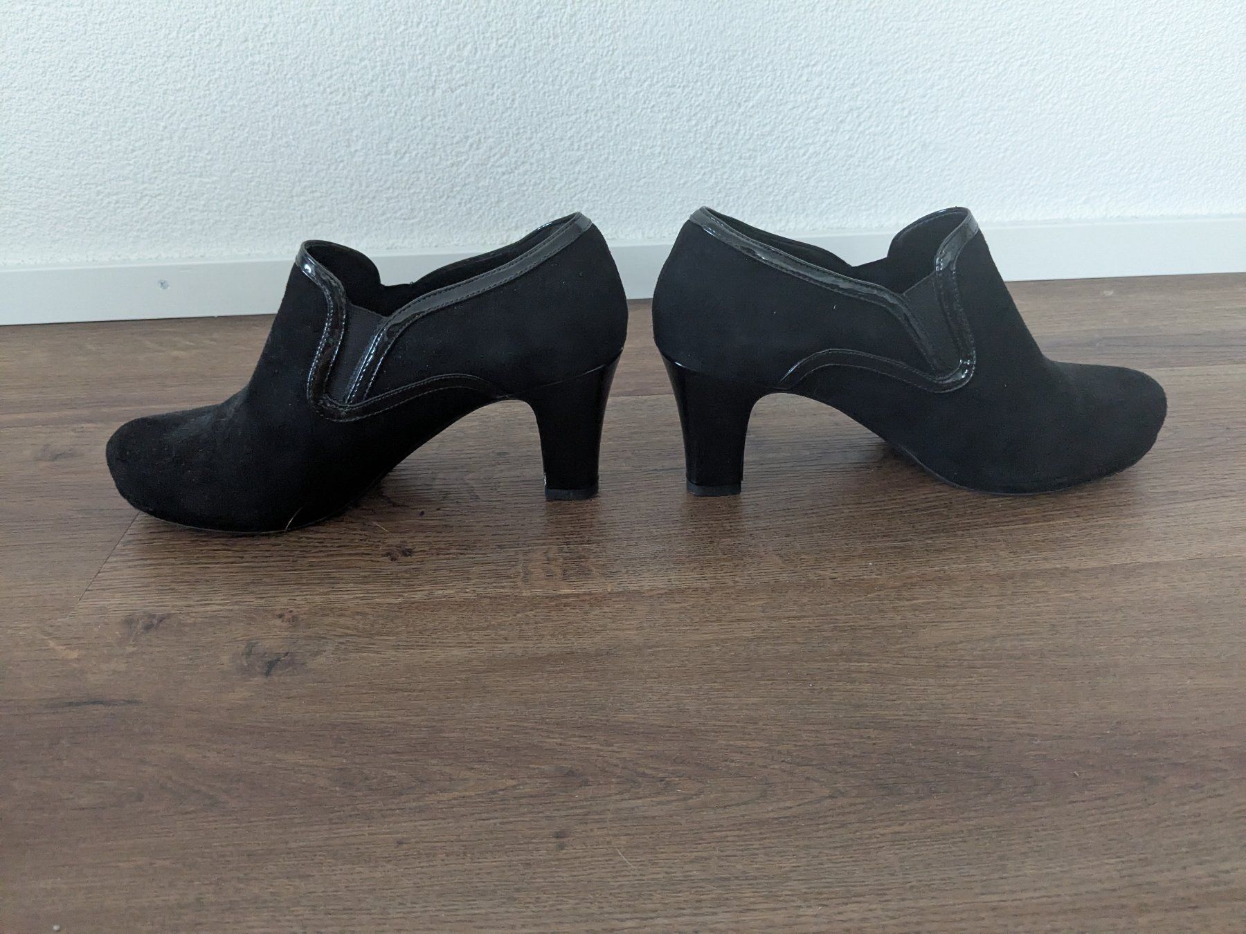 Clarks Damenschuhe: Stiefeletten/Ankle Boots Clarks, schwarz, Leder, Gr.40 – Gebraucht aus Fehraltorf von van_9xng 6