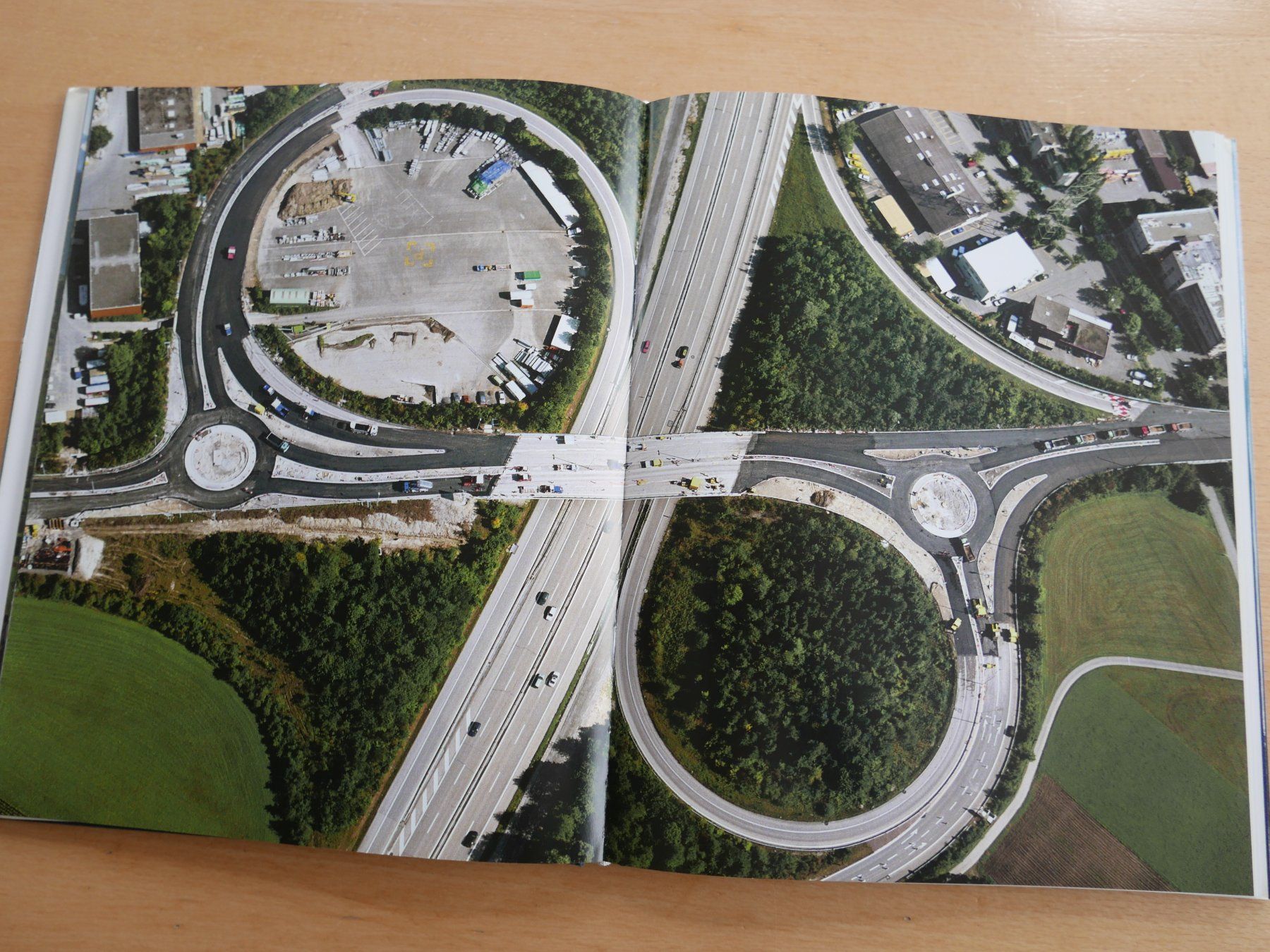 Libri: Luftbild Kanton Zug - Einzigartige Luftaufnahmen – Usato da Rotkreuz venduto da nigal 2