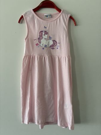 Schönes Kleid Gr. 122, Neu
