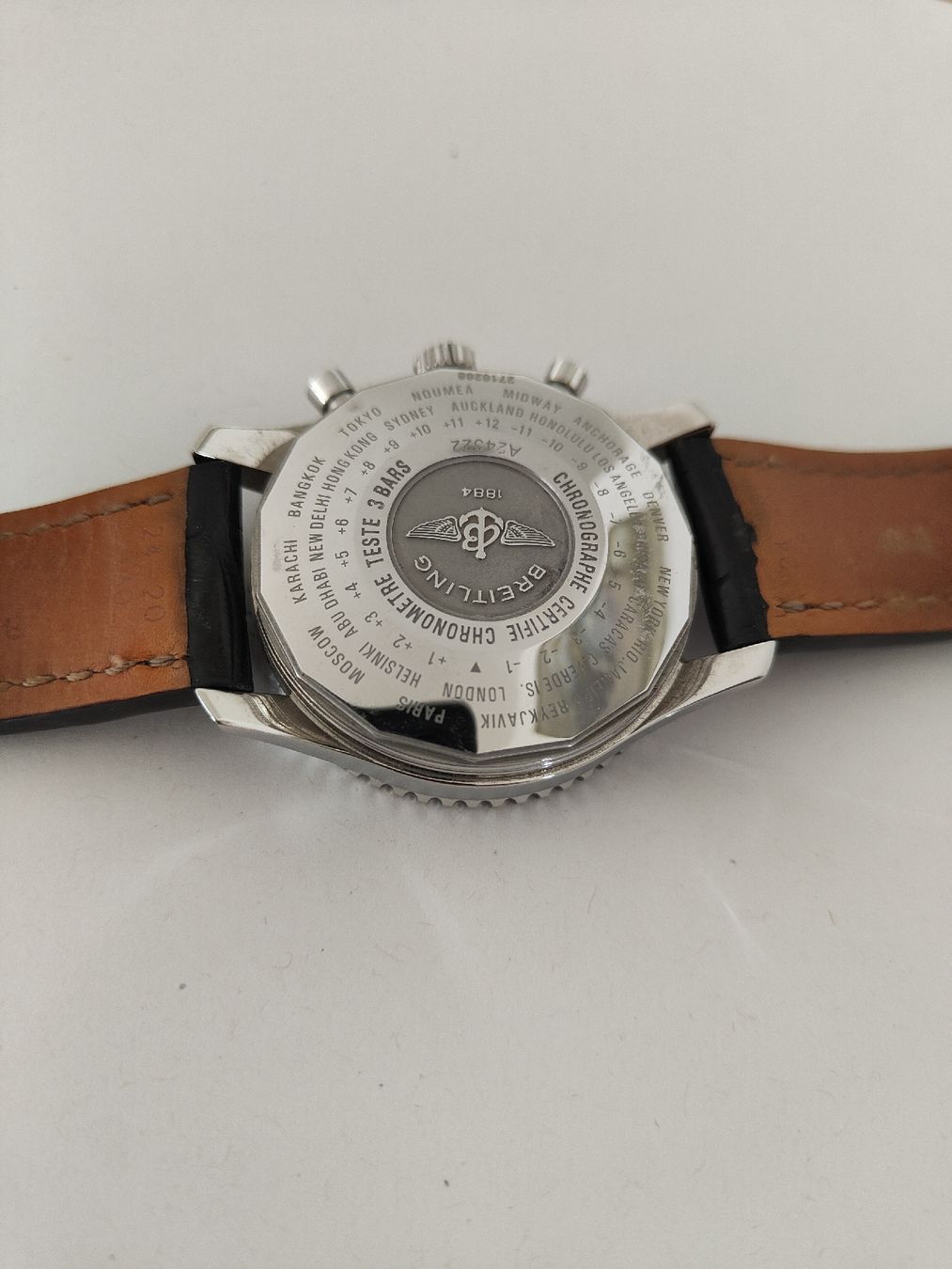 Breitling Montres: Breitling Navitimer World GMT Chronograph 46mm – D'occasion à Widnau par ral_5fxq 4