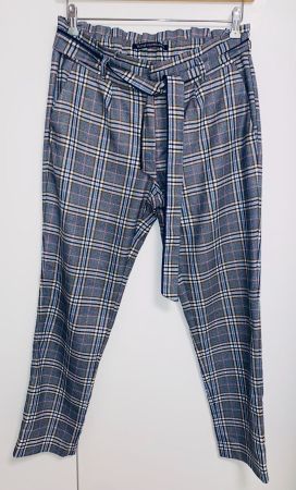 # Woman - High Waist Hose Gr. 38 #