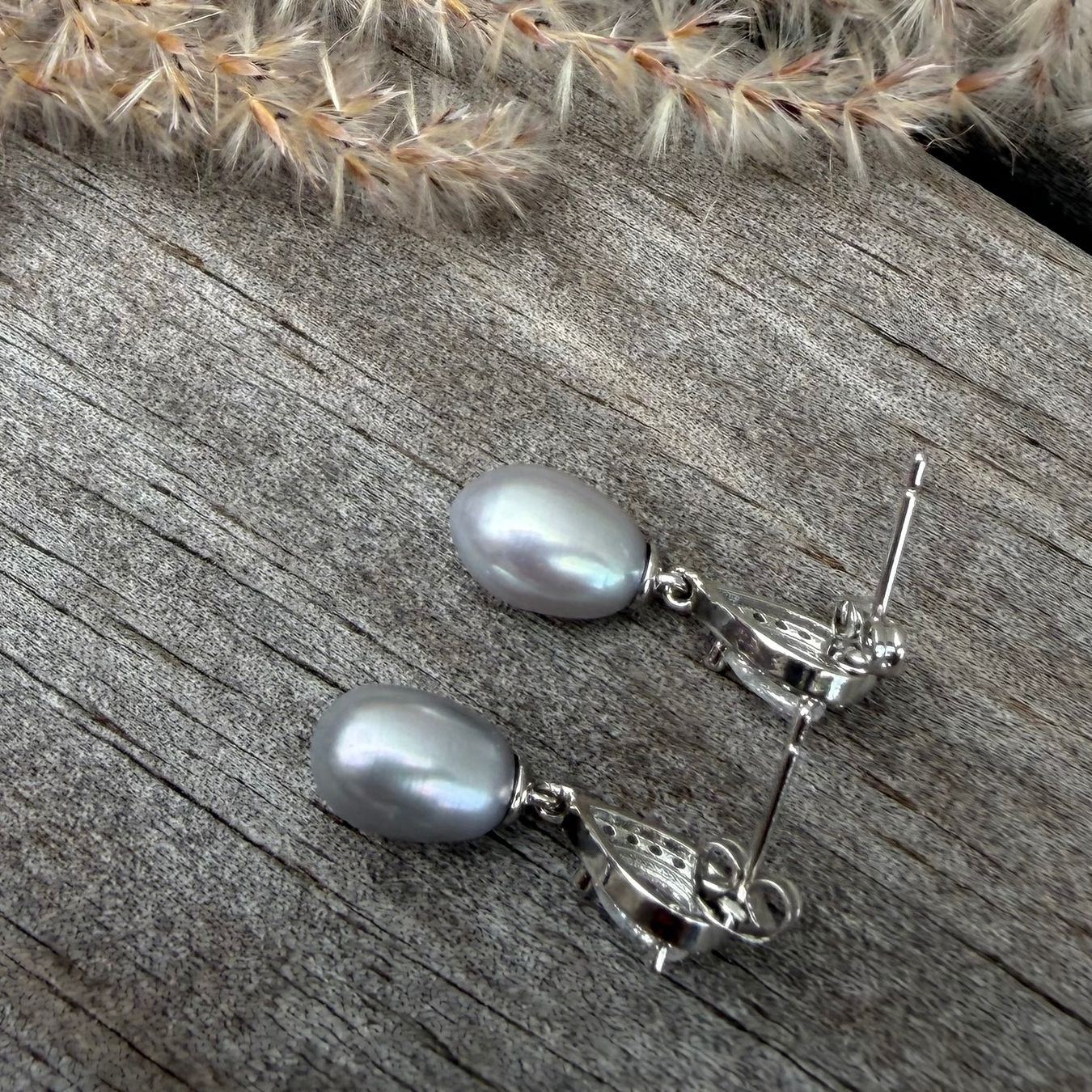 Ohrringe & -stecker: Zarte und edle echte Perlen-Ohrhänger/stecker GREY! – Neu und originalverpackt aus Rombach von Ivreajewels 3