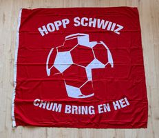 Fabrikneu: Fahne Hopp Schwiiz - chum bring en hei * Fussball