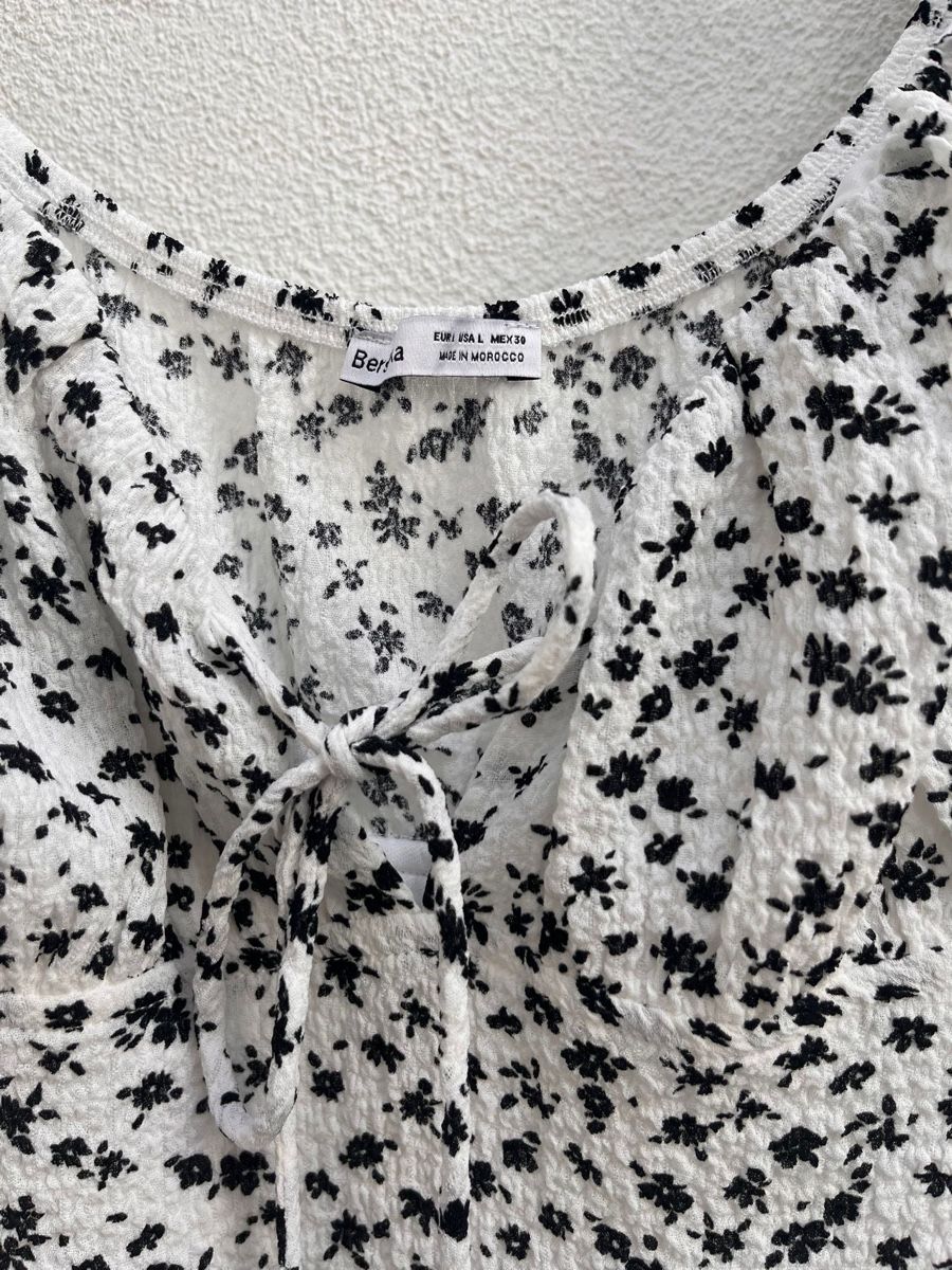 Bershka Vestiti: Sommerkleid Blumenmuster mit Schnürung – Usato da Gipf-Oberfrick venduto da sin_x2lt 3