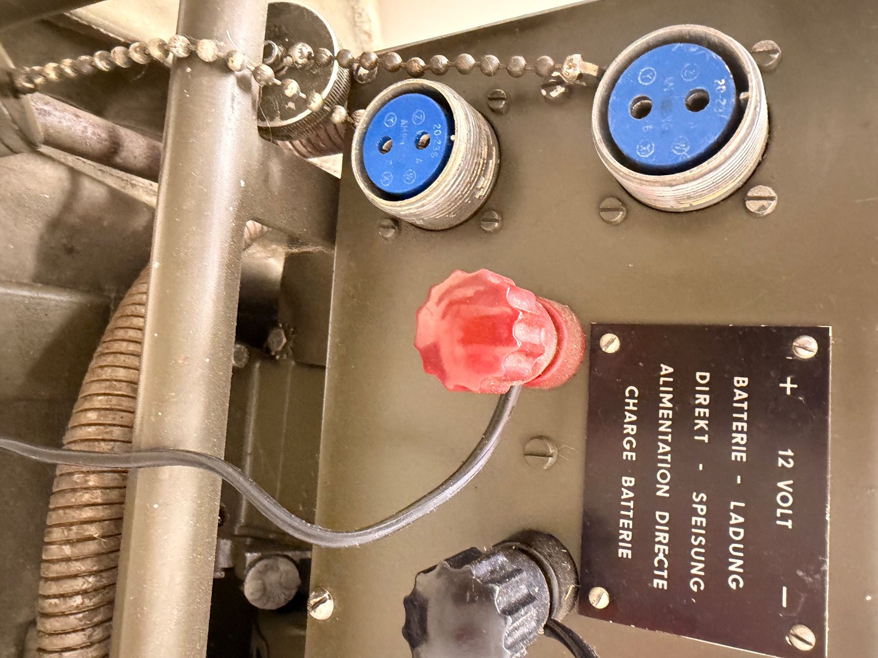 Generatori di corrente: Generator Armee 12 Volt 4-Takt Motor – Usato da Rüschlikon venduto da am6000 5