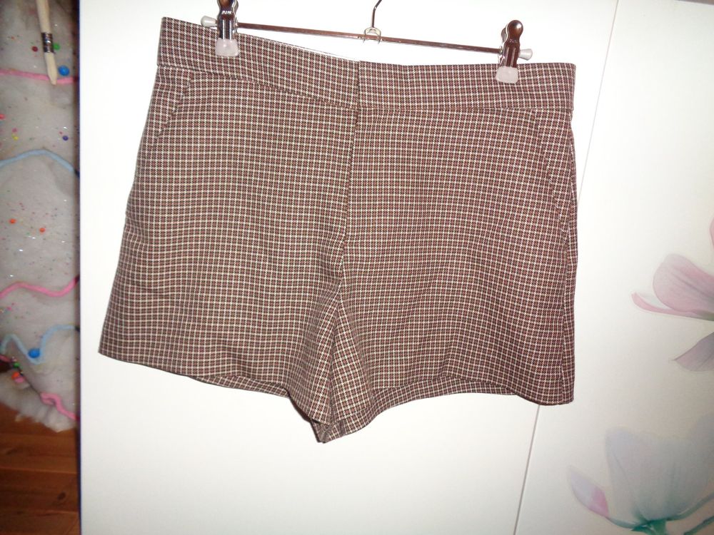Zara Pantaloni: *** Kurze Shorts *** / von ZARA – Nuovo (secondo la descrizione) da Othmarsingen venduto da Leuchtturmlady 1