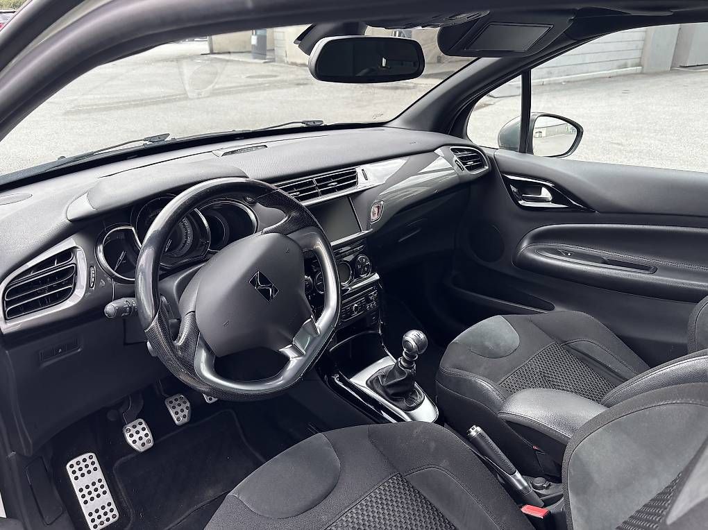 DS Automobiles Automobili: DS3 Cabrio 1.6 THP Sport Chic – Usato da Sion venduto da Owiveir 6