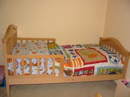 Lettino bambini (toddler bed) e materasso (v. Ikea Kritter)