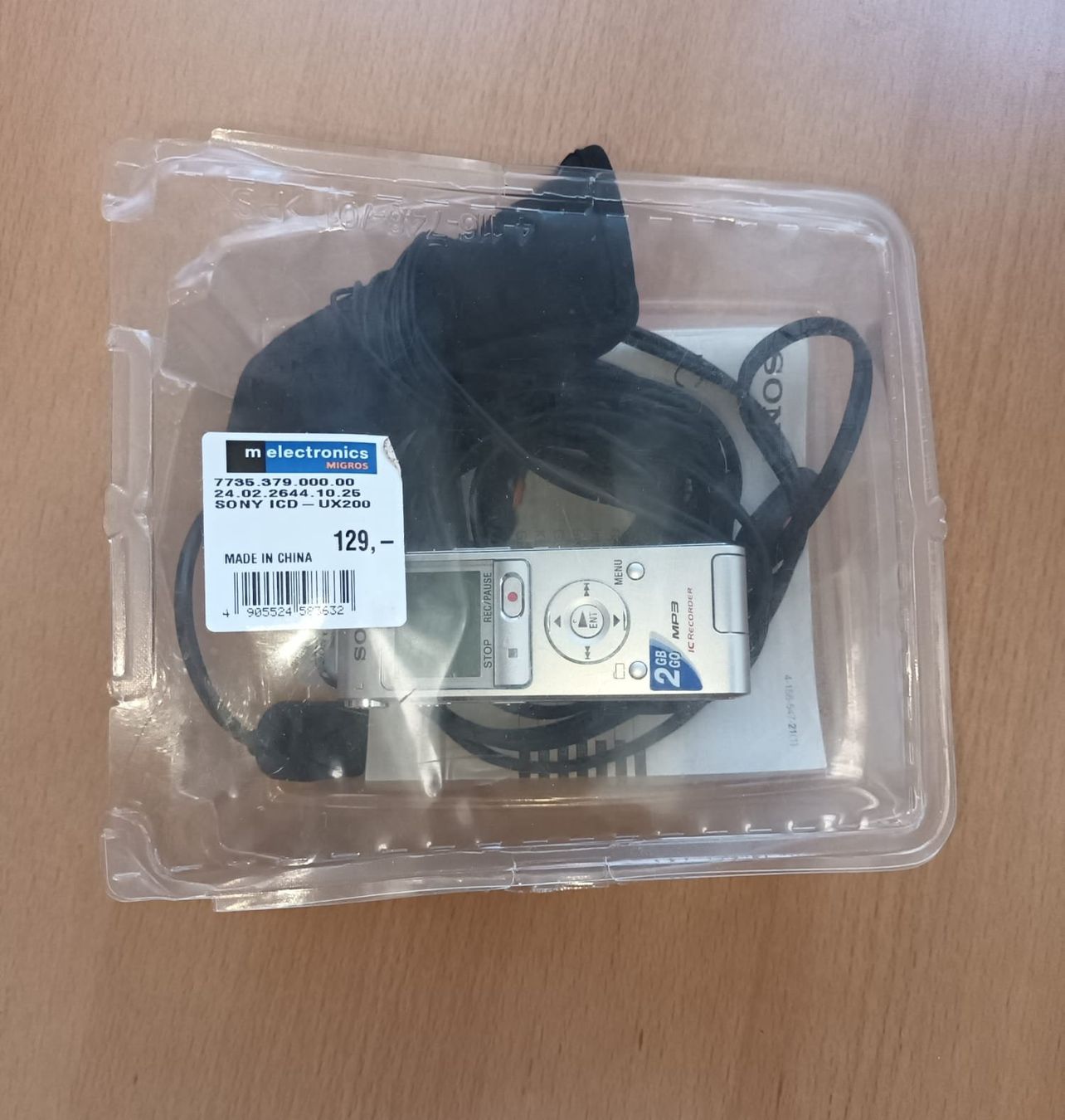 Sony Registratori: Sony ICD-UX200 Digital Voice Recorder Set – Nuovo (secondo la descrizione) da zuerich venduto da Jewlsdesign 1