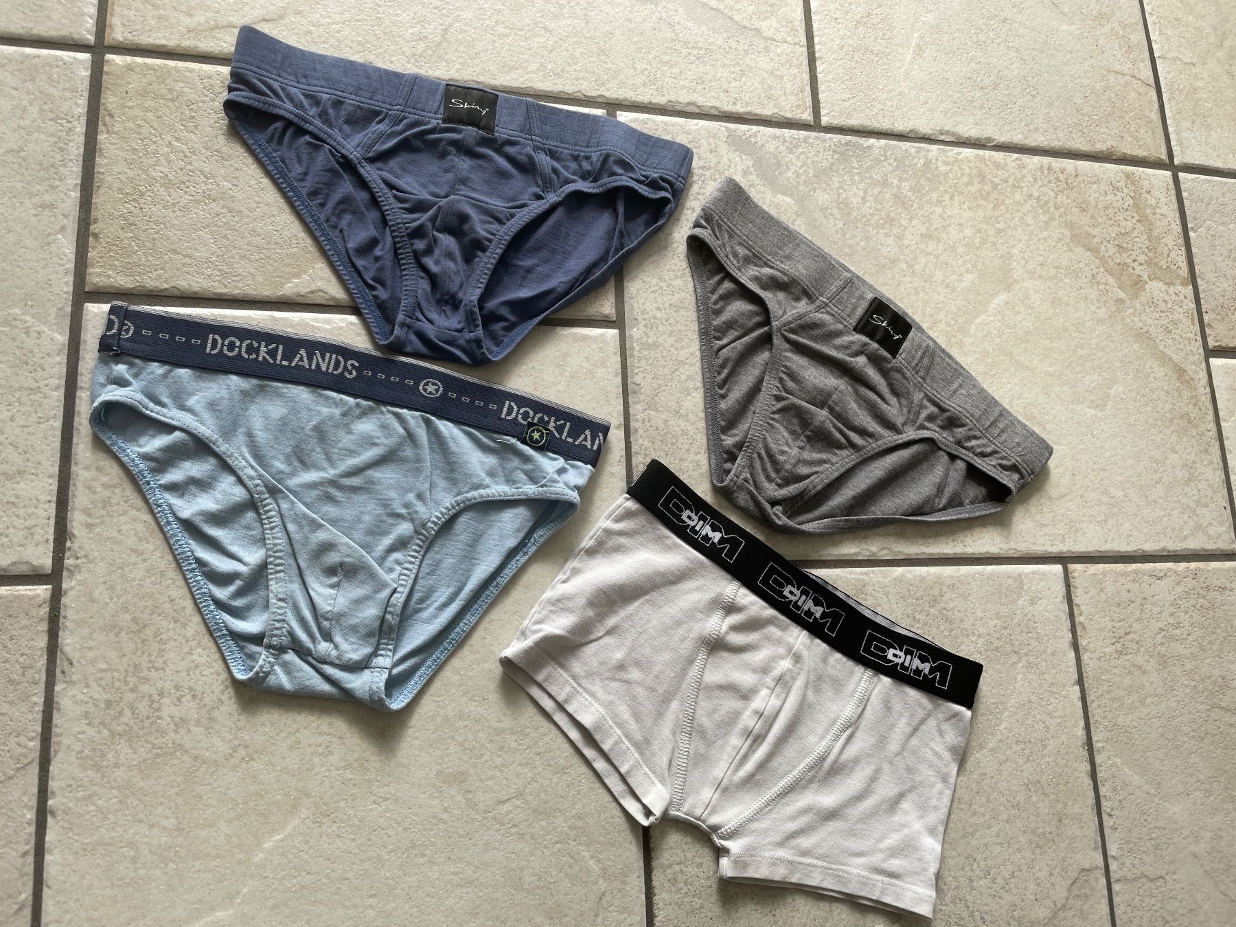 Unterwäsche: 4 st. Unterhosen, Gr.128, Brief 3.00 Fr. – Gebraucht aus Waltenschwil von lina-04