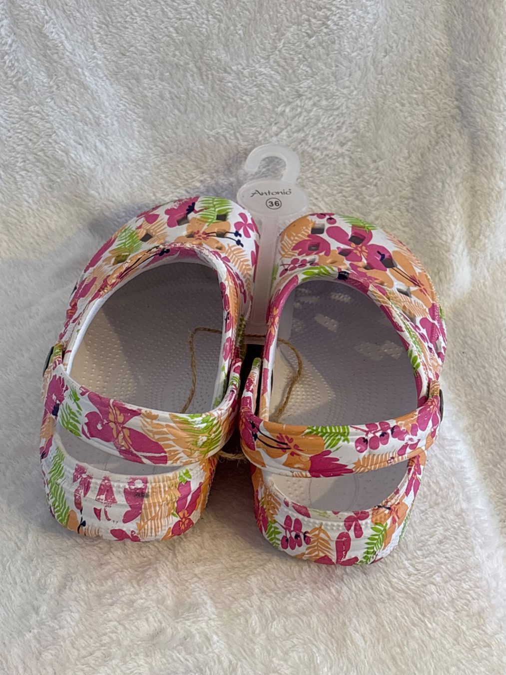 Scarpe da donna: Hausschuhe/Gartenschuhe Blumenmuster, Gr. 36 – Nuovo e nell'imballaggio originale da Oberegg venduto da MR-shop 1