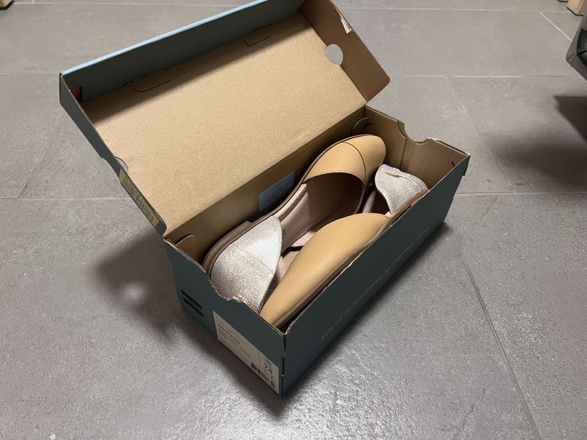 Scarpe da donna: Chaussures basses TOMS, t.38 – Nuovo (secondo la descrizione) da La Neuveville venduto da neitre 3