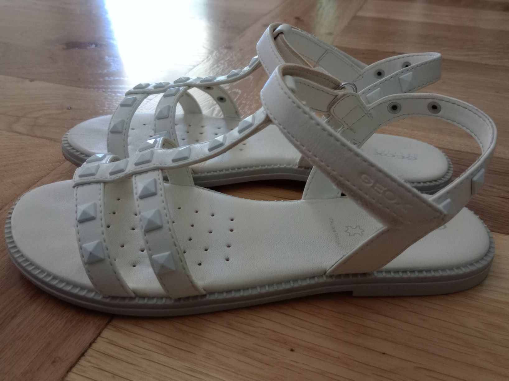 Geox Scarpe per ragazze: Geox weisse Sandale gr. 34 – Usato da Castel San Pietro venduto da misha05 1