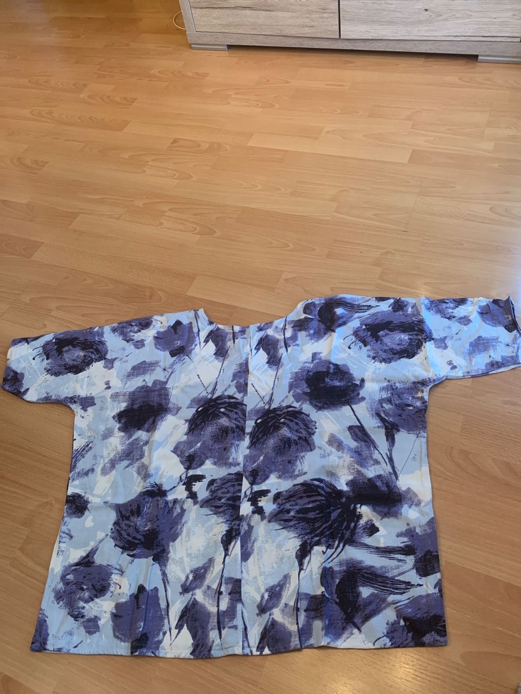 T-Shirts: Joli t-shirt Chicorée XL – Gebraucht aus MEYRIN von Gwendo10 1