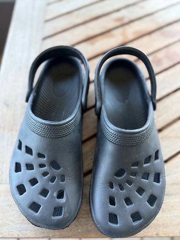 Scarpe da uomo: Schwarze Clogs / Gartenschuhe Gr. 41  neuwertig – Usato da Mosen venduto da Philipp2025 3