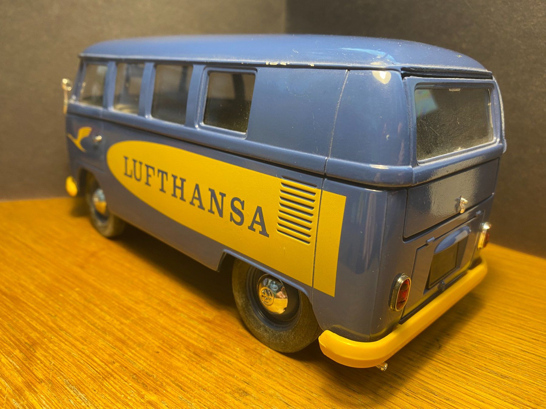 Solido Modellini d'auto: VW Bus T1 Lufthansa 1966 - Solido 1:19 – Usato da Spiez venduto da Mlandcruiser 7