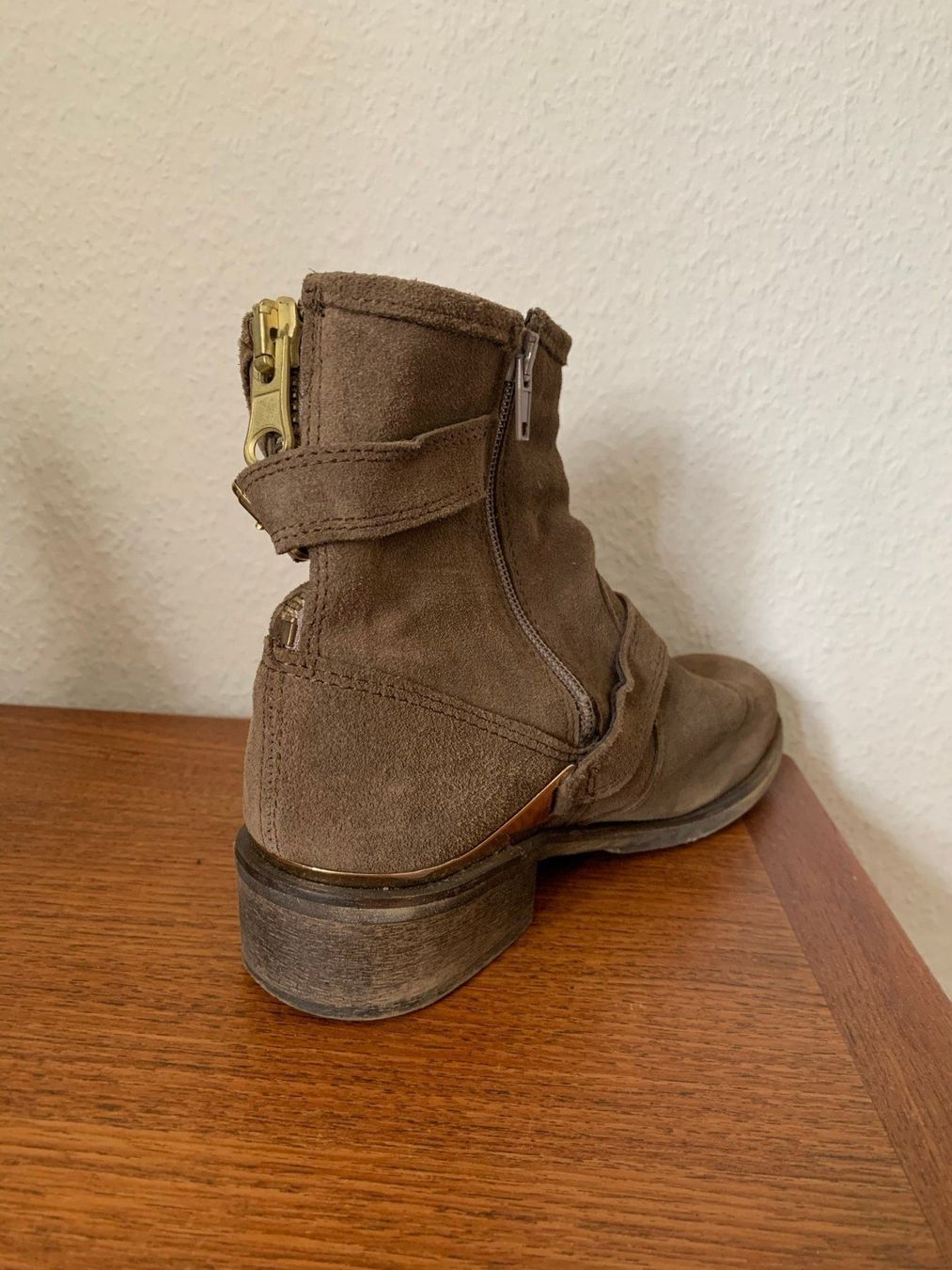 Scarpe da donna: OXMOX - Leder Stiefelette taupe 36 – Usato da Zürich venduto da Diazaio 2
