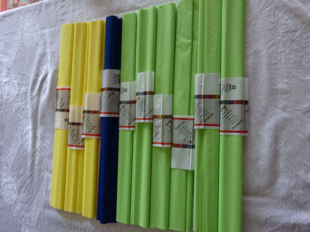 FloristryWarehouse Krepppapierrolle 180g - 50x250cm Farbverlauf Fuchsia