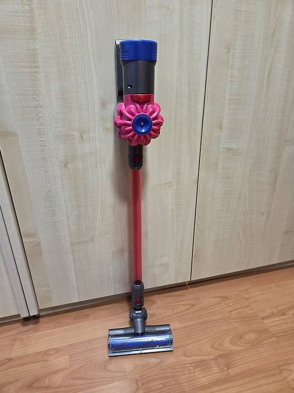 Spielzeuge: Kinderstaubsauger Dyson – Gebraucht aus Basel von bb9_xh2f 1