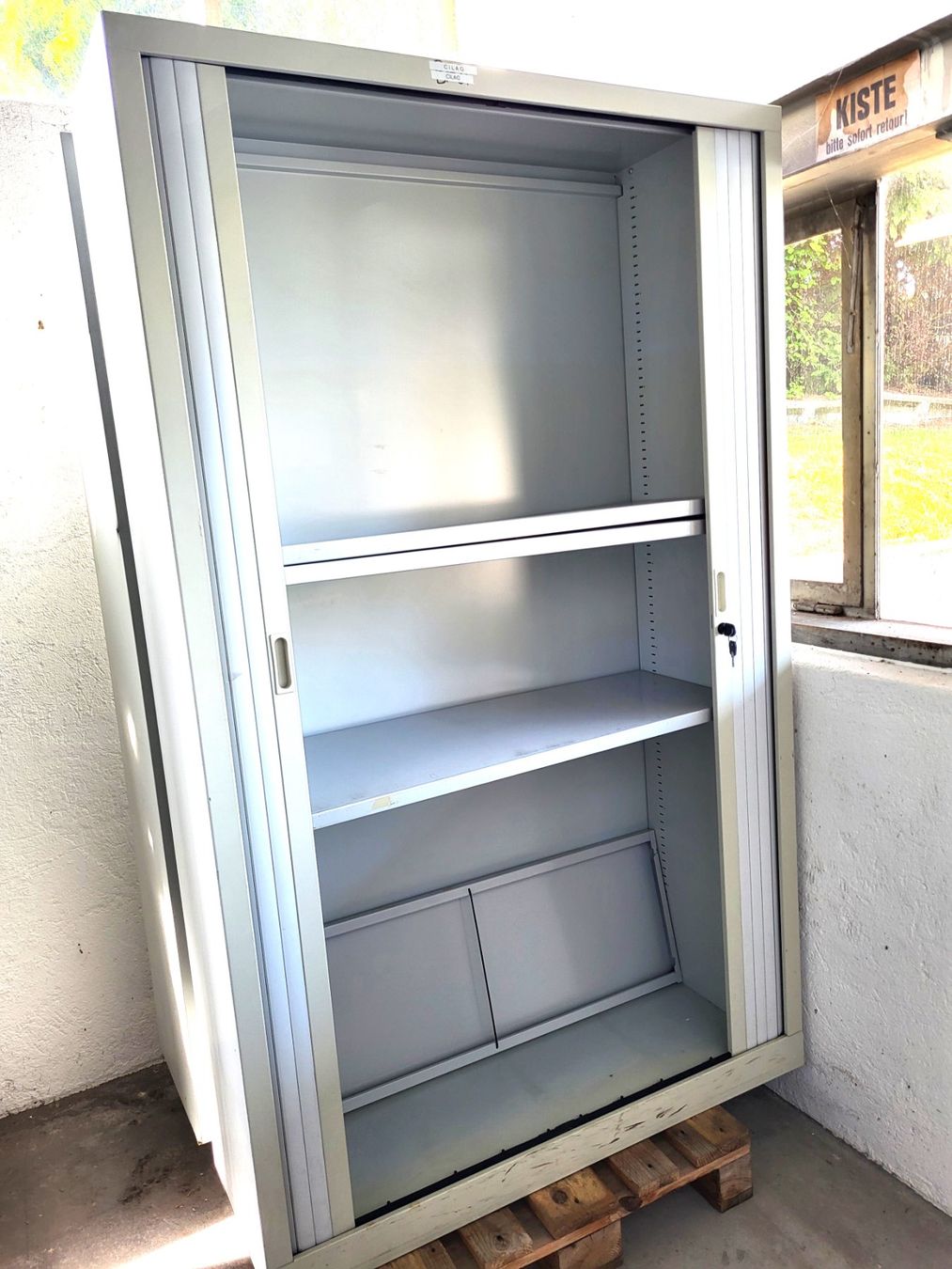 Armadi: Rolladen-Stahlschrank abschliessbar – Usato da Diessenhofen venduto da Osio 1