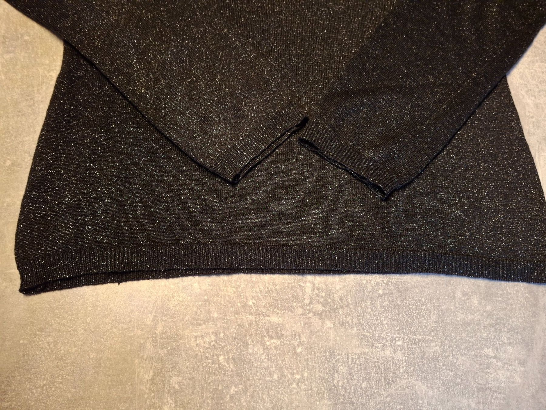 Maglioni & Felpe: Pull col en V noir et fil argenté taille S – Usato da Villiers venduto da san_jn5w 1