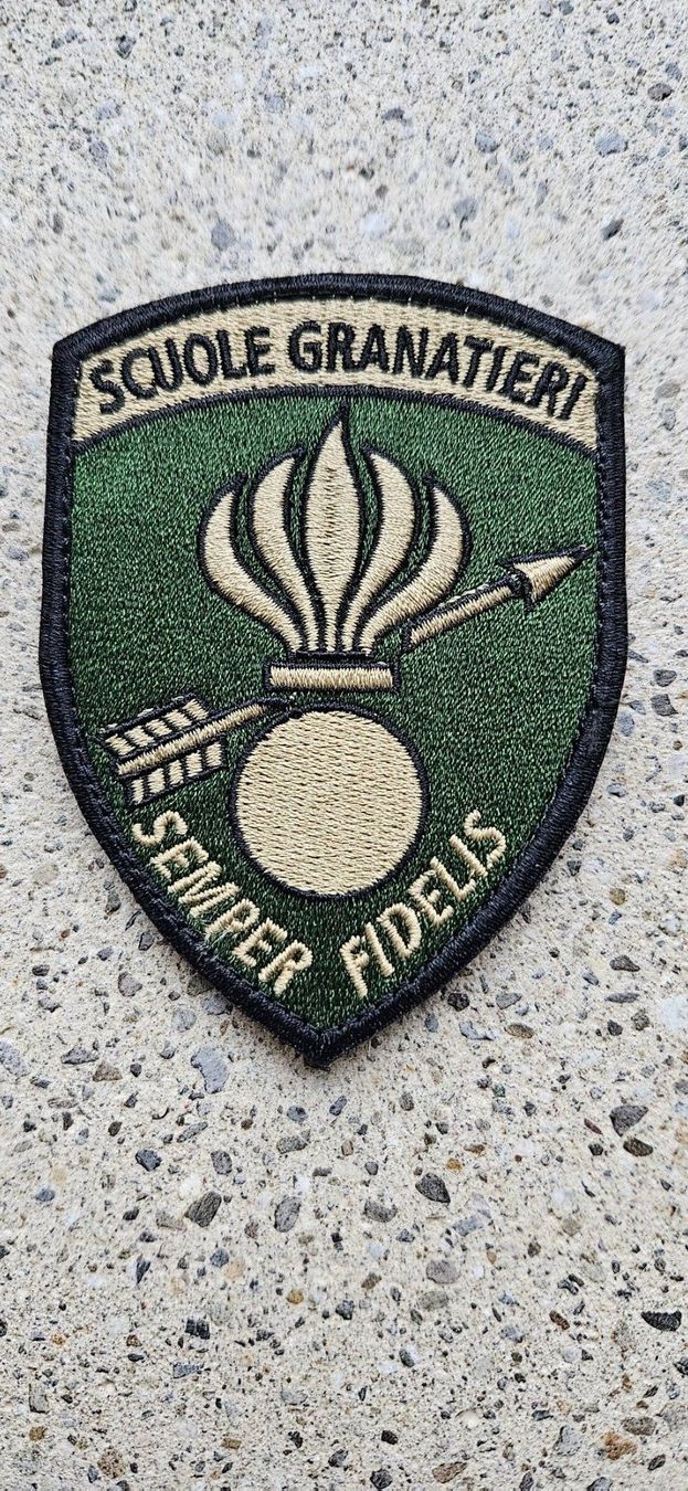 Schweizer Armee Placchette & Badge: *** Badge Grenadier mit klett *** – Nuovo e nell'imballaggio originale da Riedholz venduto da fr_sIruP