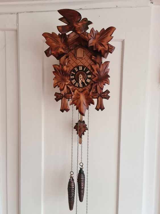 Original Schwarzwälder Kuckucksuhr Mit Holzhacker - Mechanische Uhr Aus Massivholz