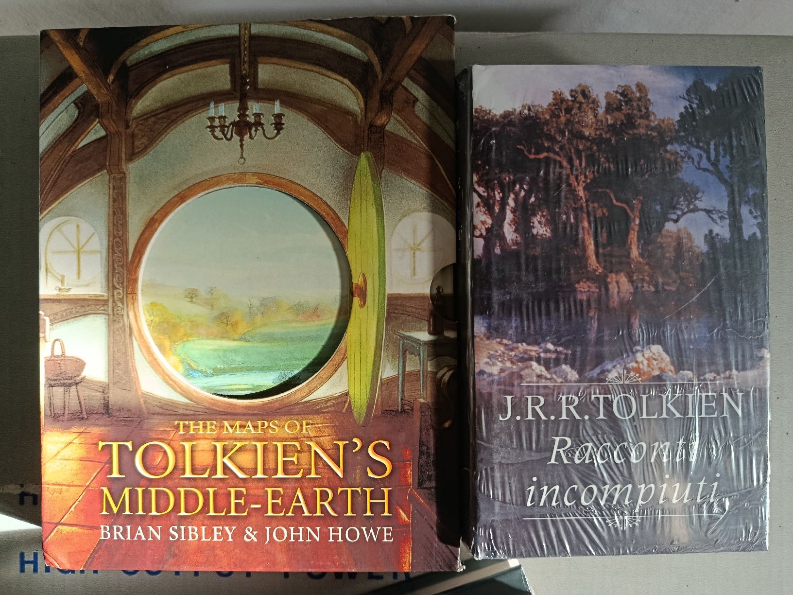 Livres: Libri J.R.R. Tolkien e Mappe della Terra di Mezzo – Neuf avec emballage d'origine à Bellinzona par vin_jm7f 1