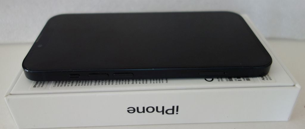Apple Telefoni cellulari / Smartphones: Apple iPhone 13   (128 GB - Midnight) – Usato da Dietlikon venduto da Web-Trader 7