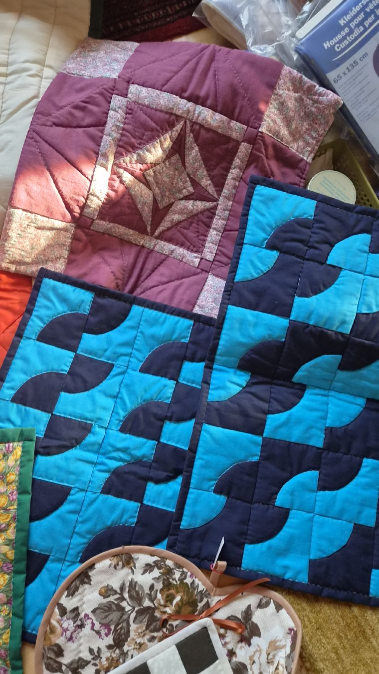 Coperte: Patchwork Decken und Topflappen Set verschiedene Motive 70er – Nuovo (secondo la descrizione) da Kölliken venduto da MissesBossTop1 4
