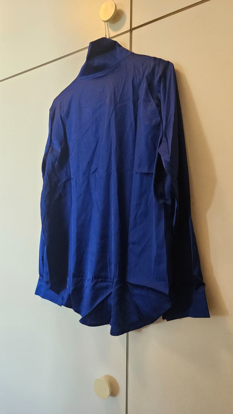 Camicette: Camicetta blu tg.M poliestere – Usato da Melano venduto da H-Sara 1