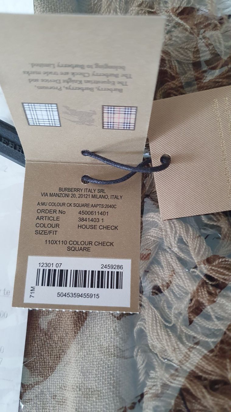 Burberry Foulard & Sciarpe: Burberry Schal square Merinowolle – Usato da effretikon venduto da shoegirl 4