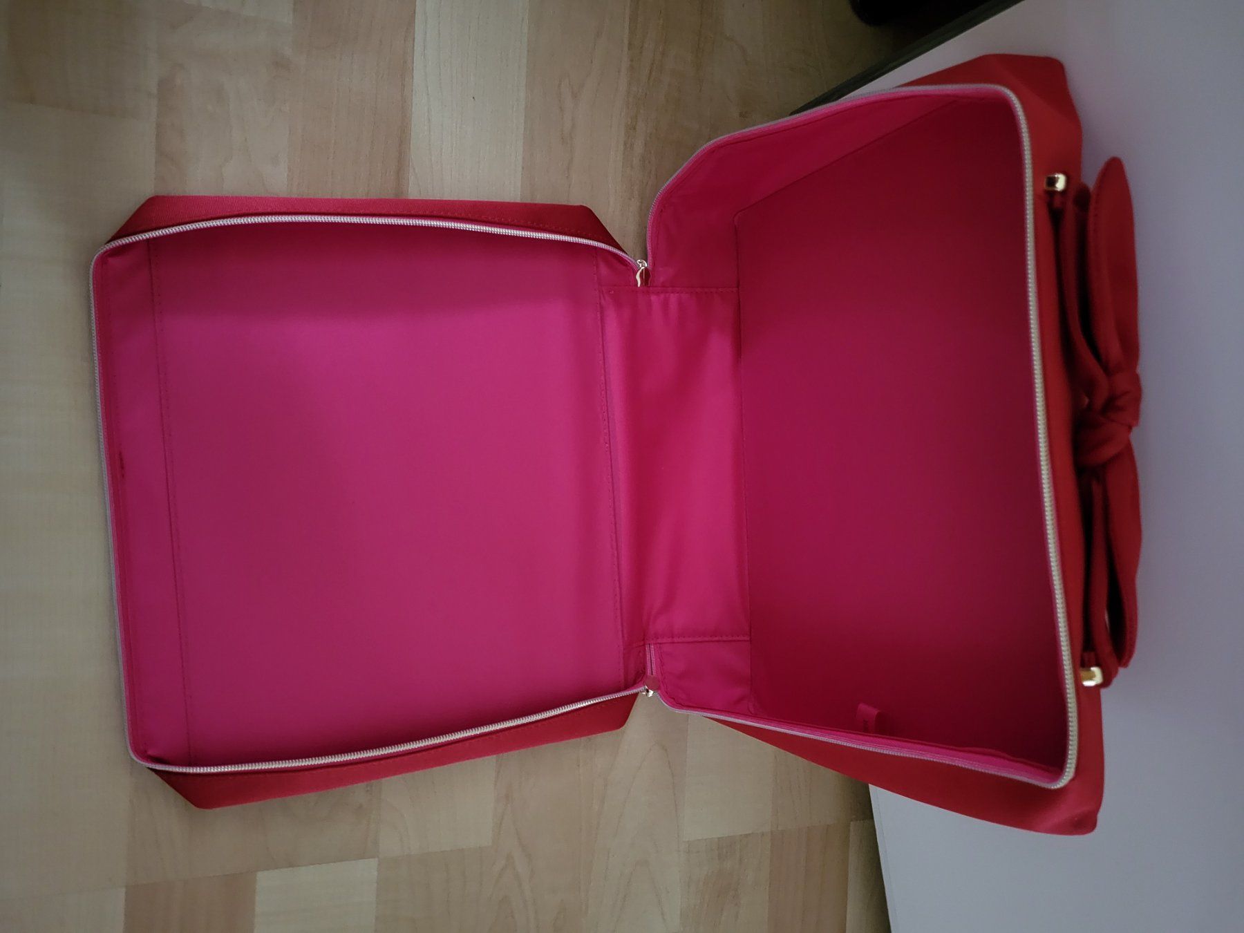 Valigie: The BEAUTY BAG – Usato da Bolligen venduto da Jsamsung 2