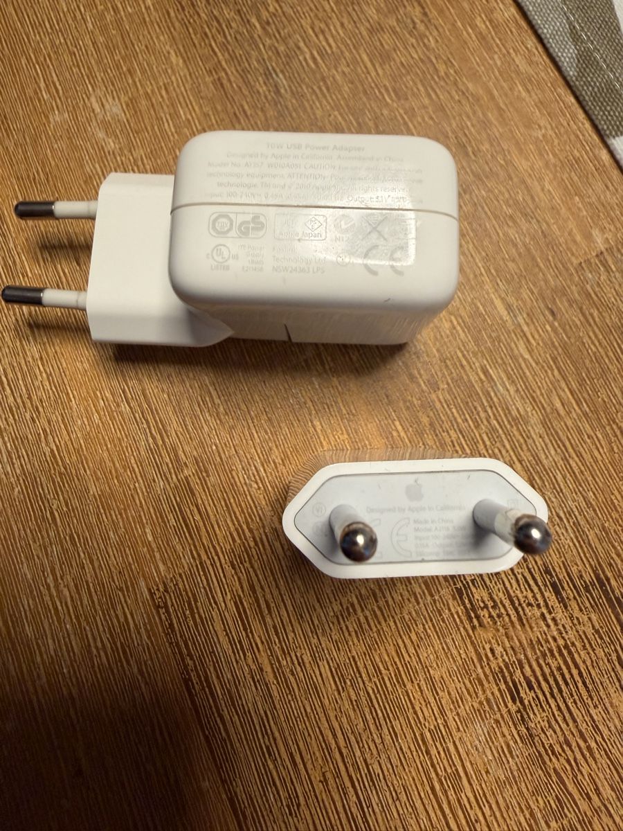 Apple Ladegeräte: 2 Apple-Ladeadaptern mit USB-A-Anschluss – Gebraucht aus Oftringen von ste_mp2b 1