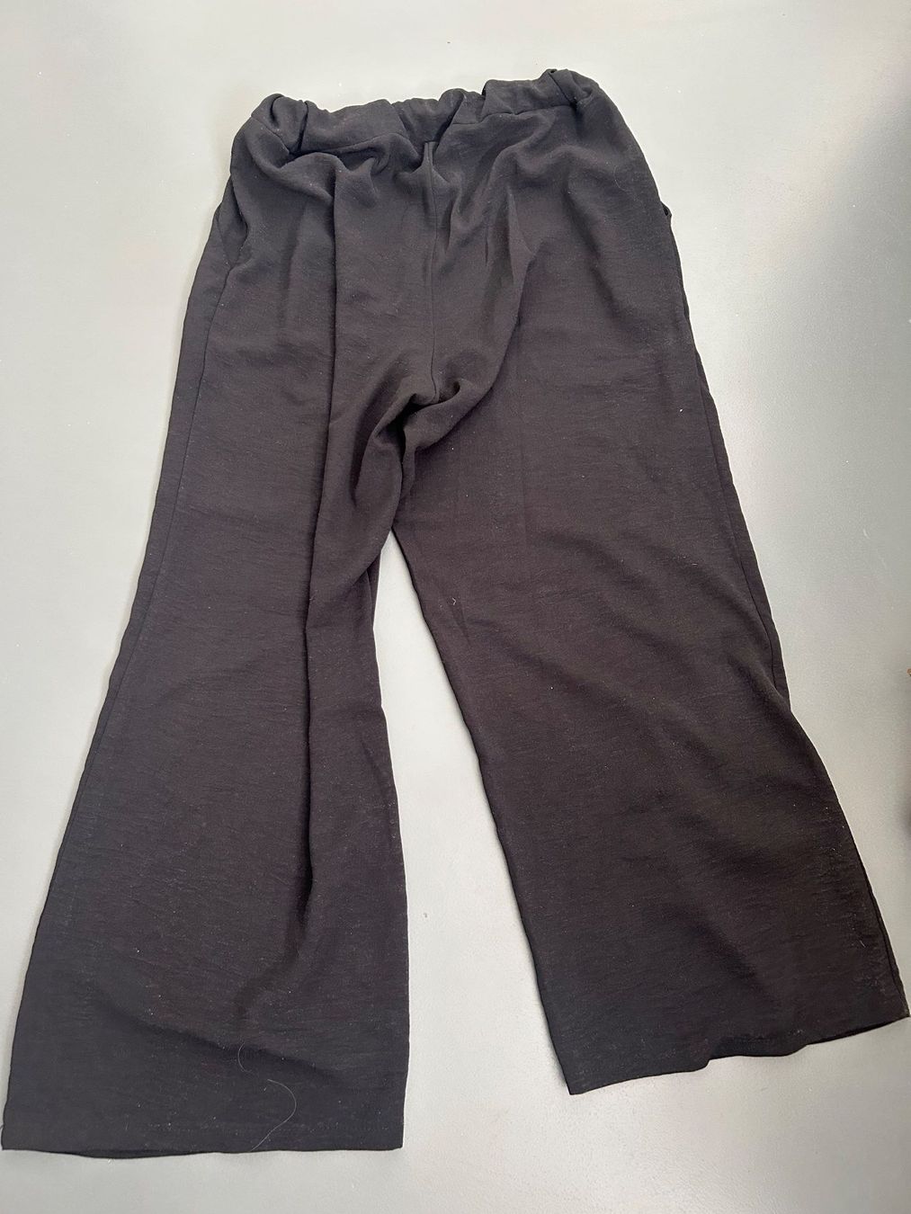Pantaloni: Luftige Sommerhose in schwarz – Usato da Winterthur venduto da neelom 1