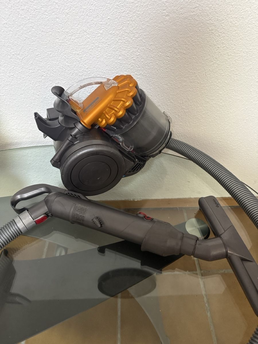 Dyson Staubsauger & Zubehör: Aspirateur Dyson DC22  – Gebraucht aus Soyhières von Jura22 3