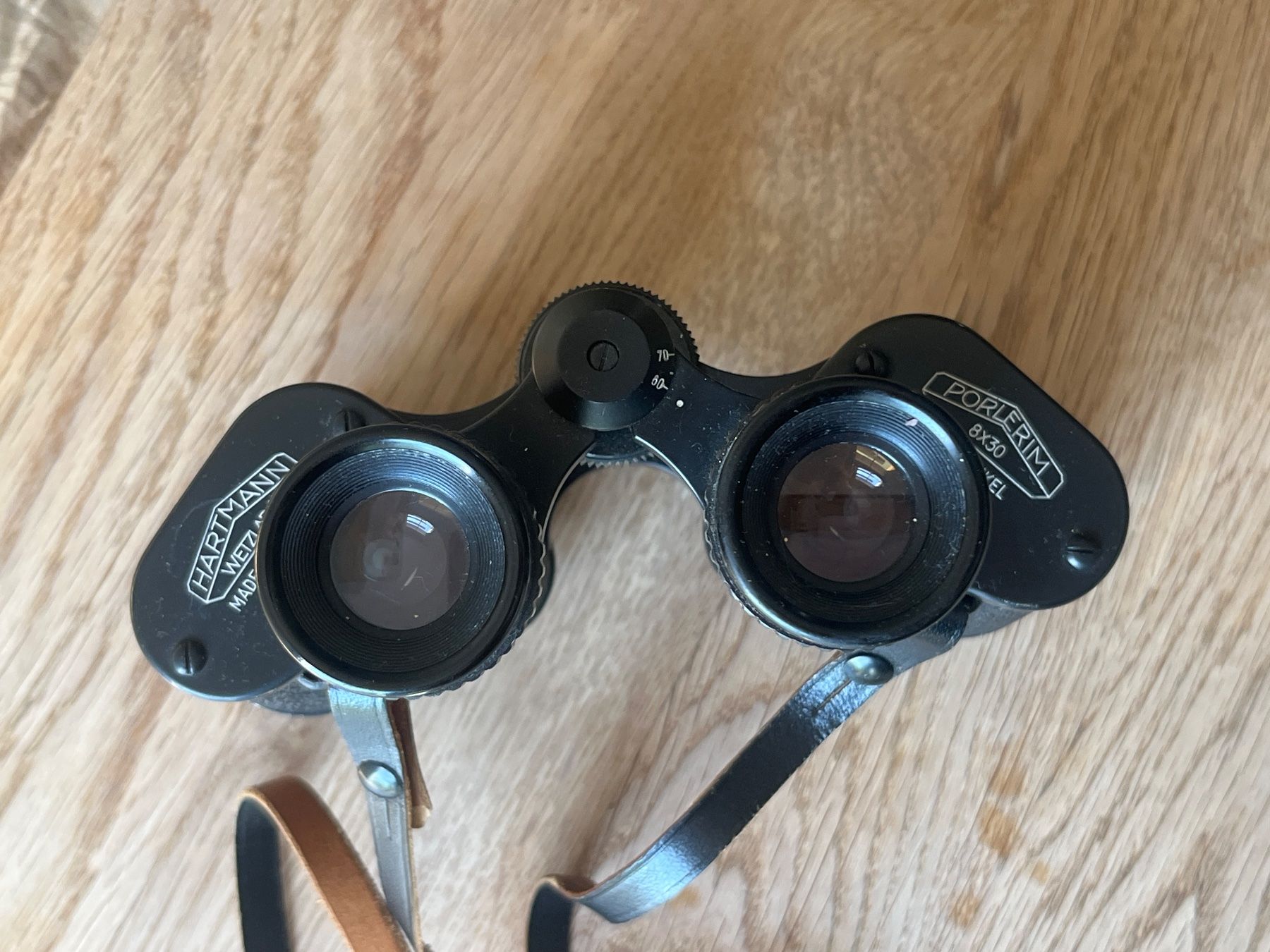Binocoli: Fernglas/ Feldstecher Hartmann, vintage – Usato da Uhwiesen venduto da cinnaj 2